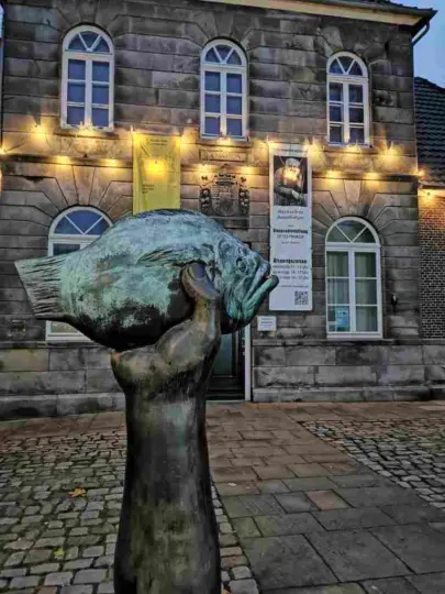 Weihnachtsbeleuchtung am OPM